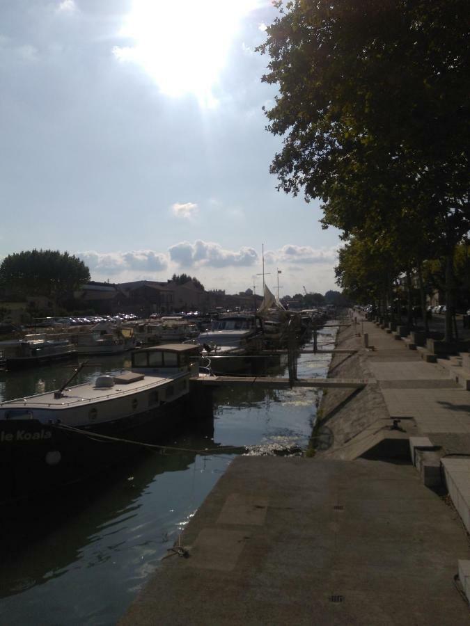 Beaucaire Studio Apartamento Exterior foto